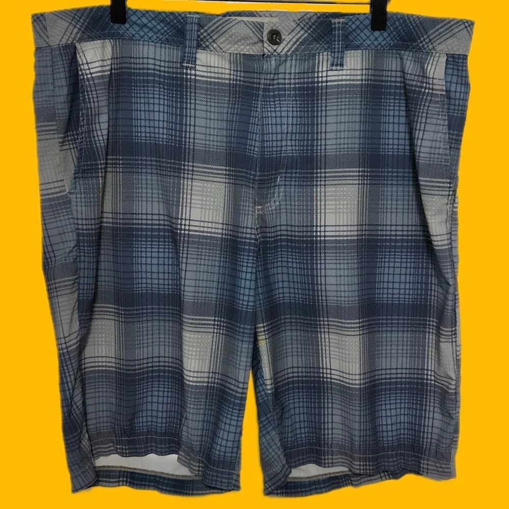Travis Mathew Blue Plaid Golf Shorts Waist 38